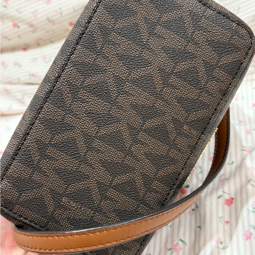SOLD-Michael Kors Brown Bucket Bag - Picture 3 of 4